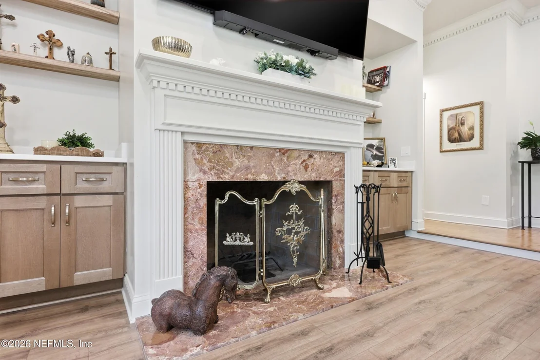 Photo of 8127 MIDDLE FORK Lane