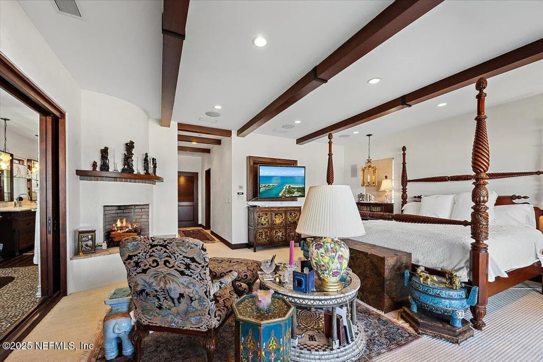Photo of 1515 BEACH Avenue