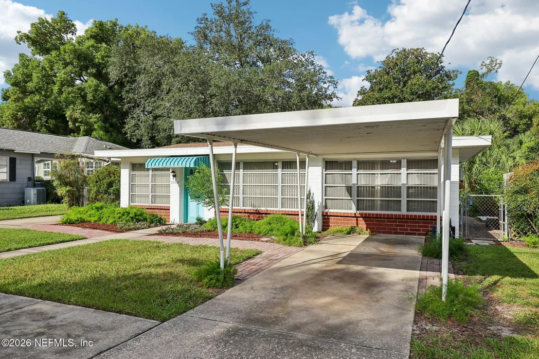 Photo of 2344 BAYVIEW Road