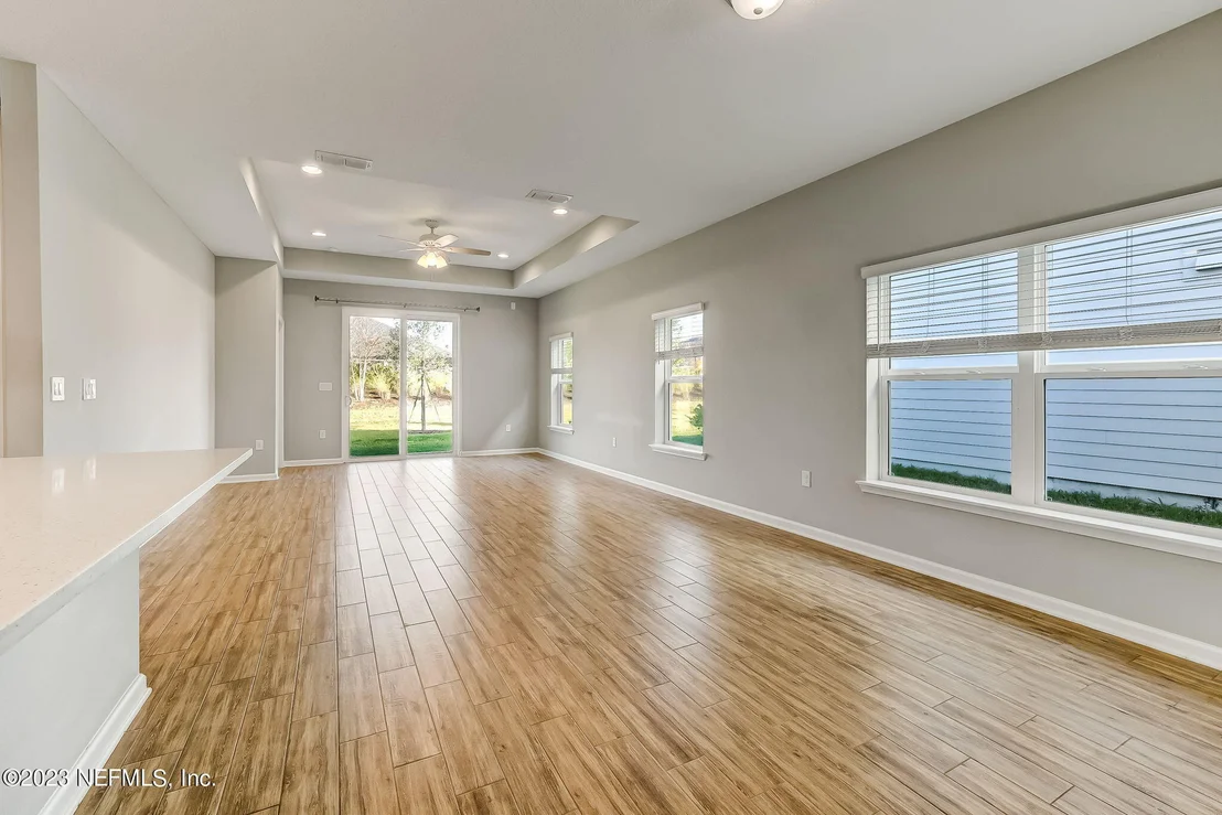 Photo of 152 WINDERMERE Way
