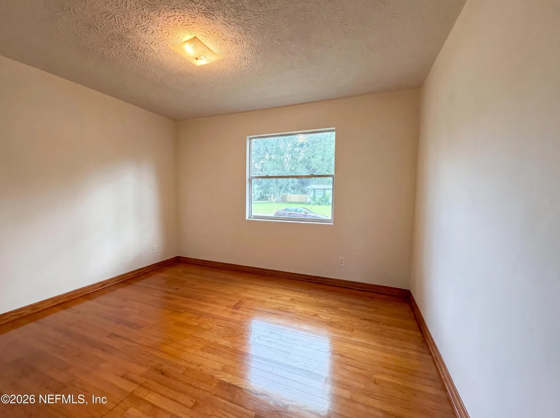 Photo of 7073 COTILLION Road N