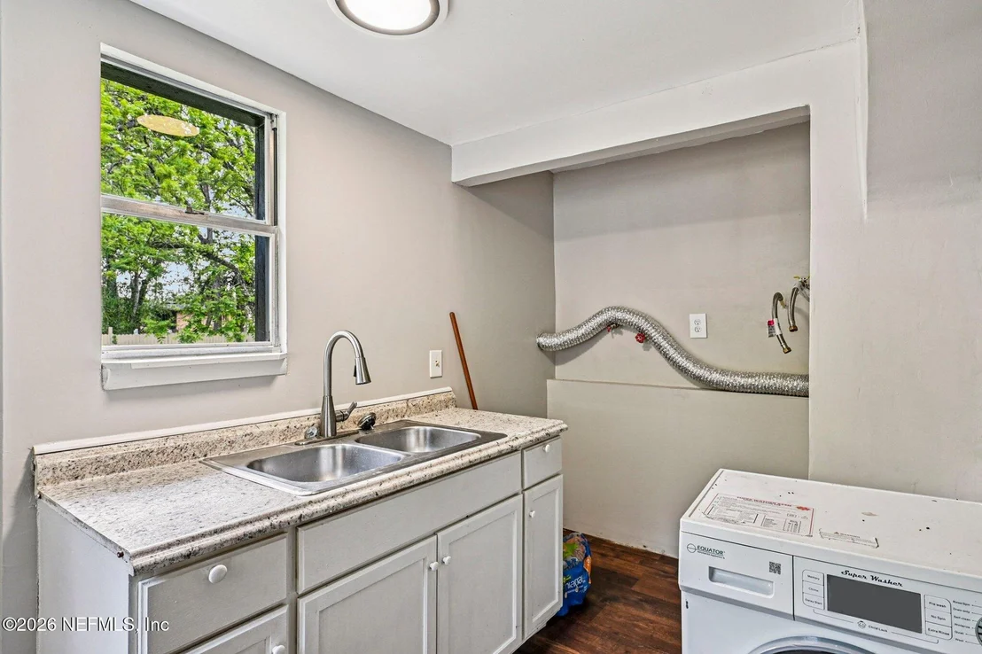 Photo of 5609 EARTHA Drive