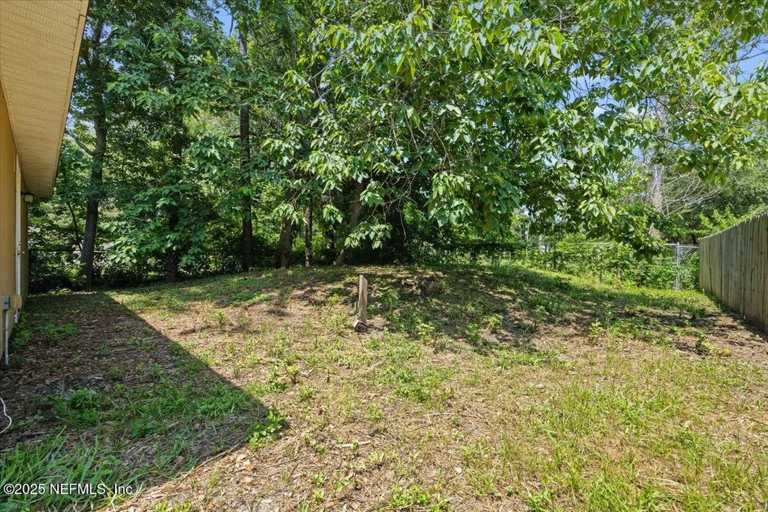 Photo of 4527 CLAIRMONT Road