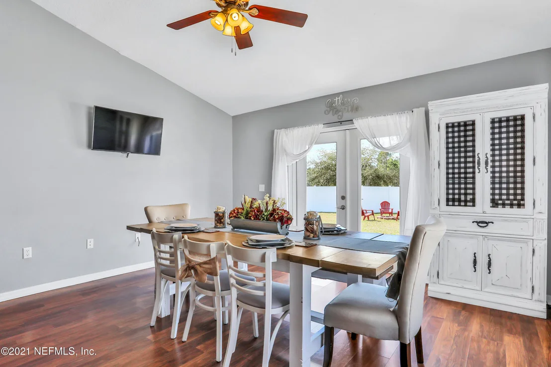 Photo of 698 ISLAMORADA Drive N