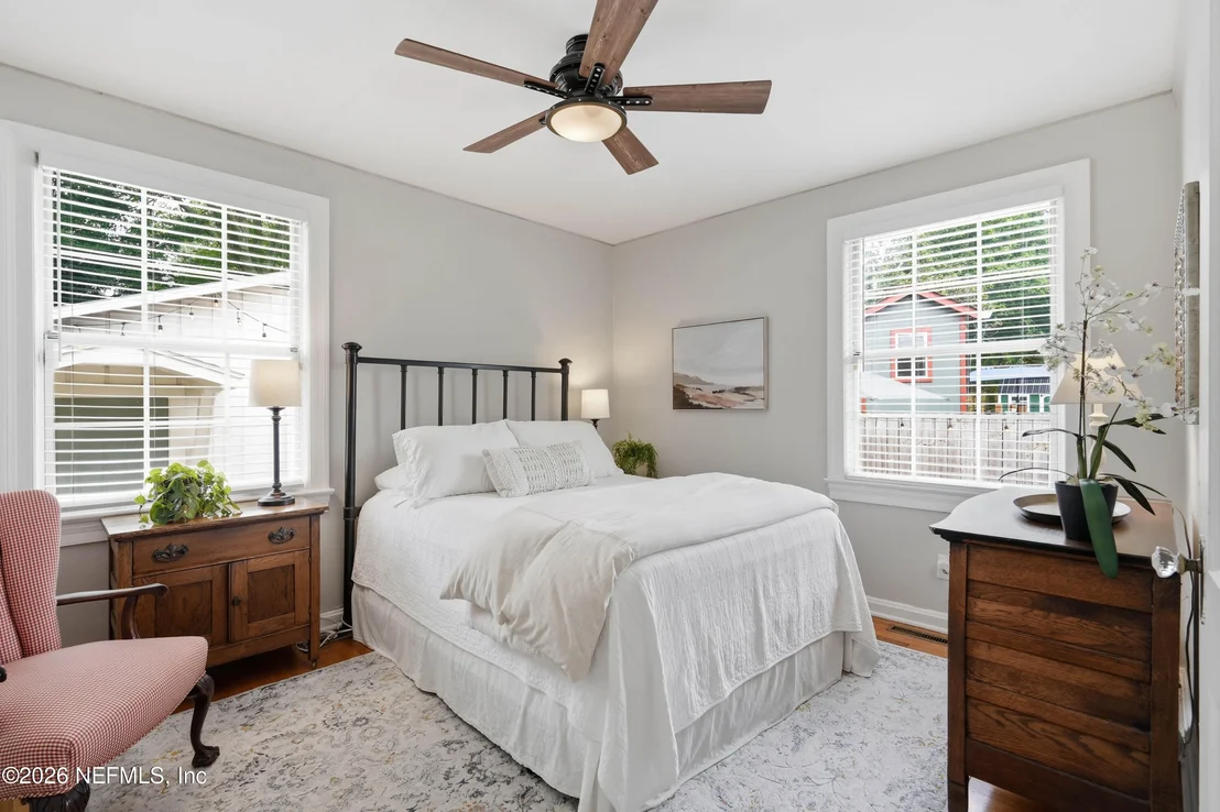 Photo of 1692 PERSHING Road