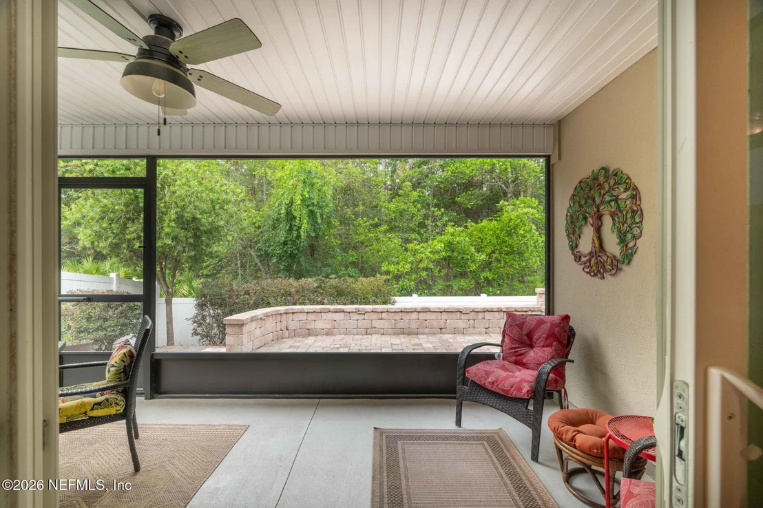 Photo of 332 PALACE Drive