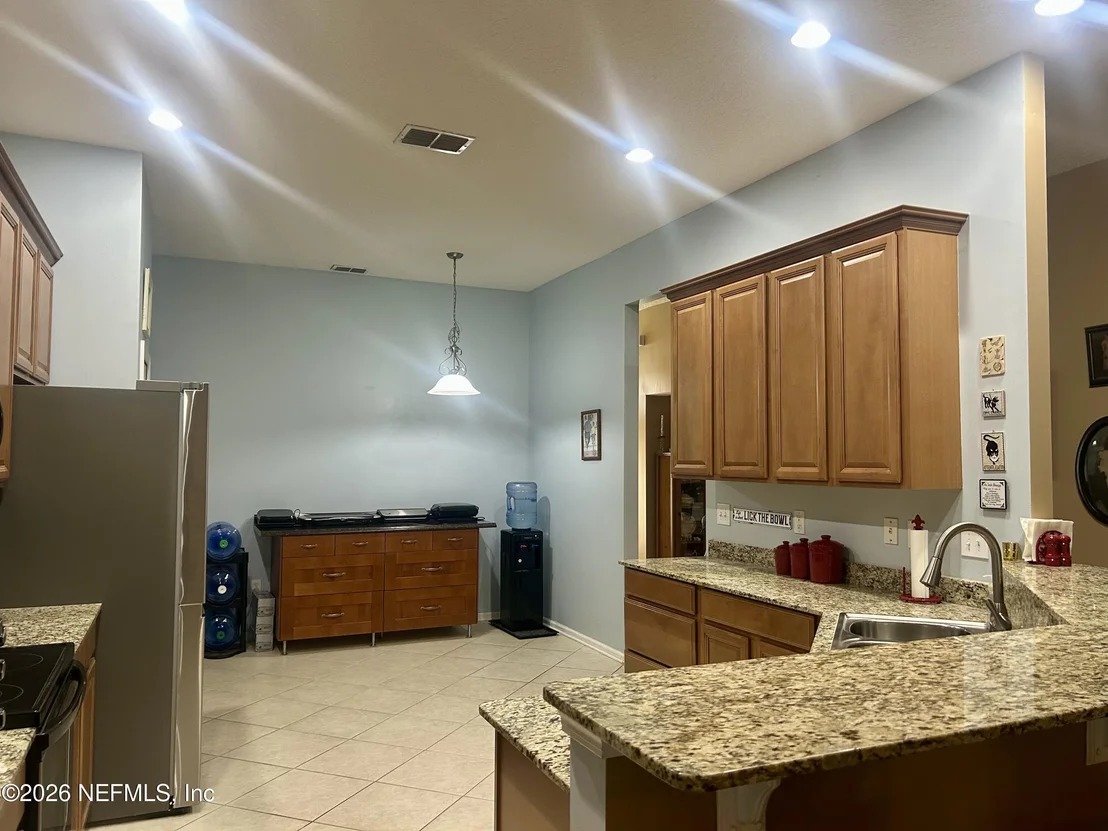 Photo of 712 FLOWERS Street