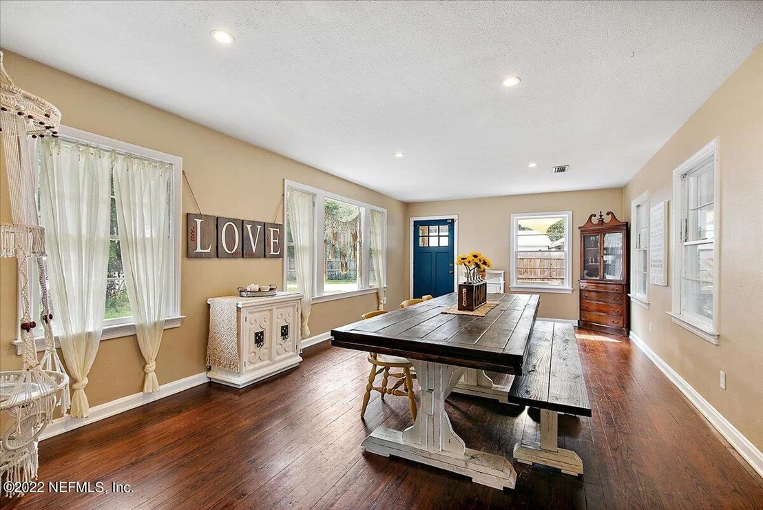 Photo of 2704 LORETTO Road