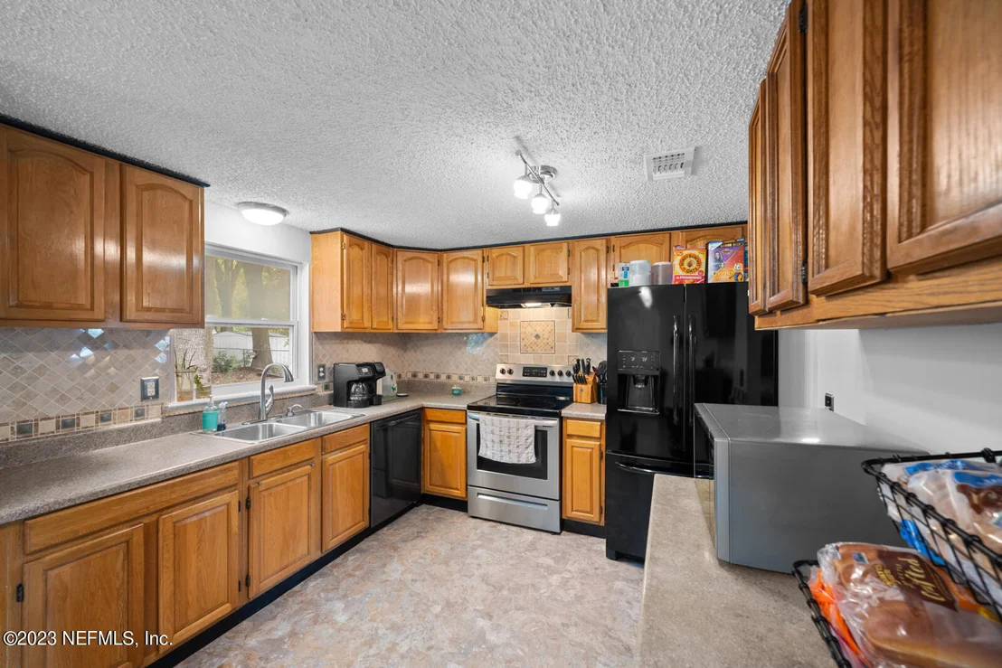 Photo of 6049 VERDES Road