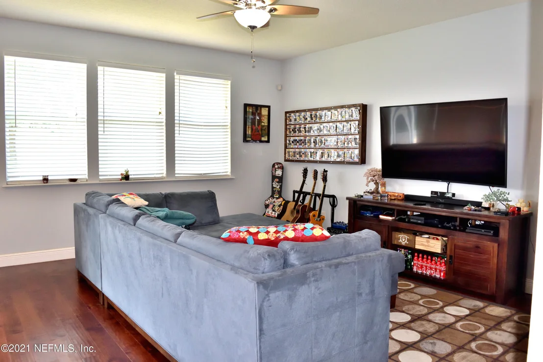 Photo of 9072 REDTAIL Drive