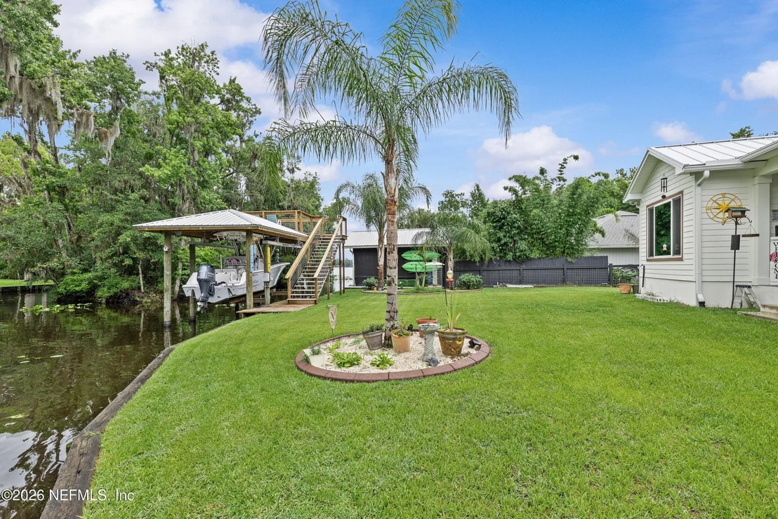 Photo of 8228 HALL Lane