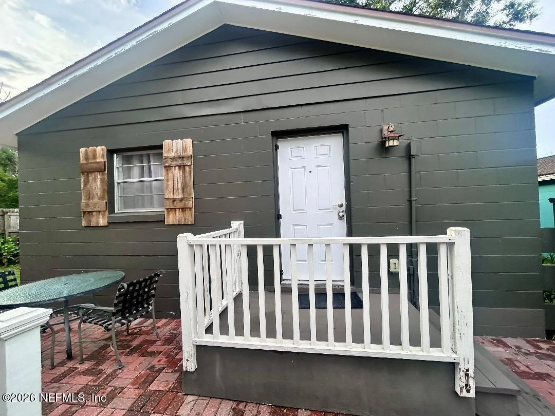 Photo of 32 E PARK Avenue