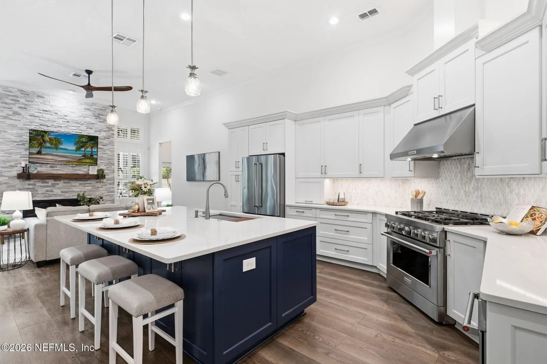 Photo of 215 PARKSIDE Drive