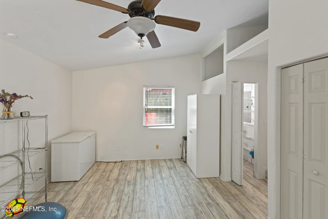 Photo of 303 SE 3RD Avenue