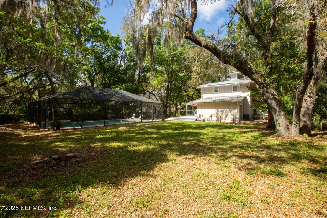 Photo of 303 SE 3RD Avenue