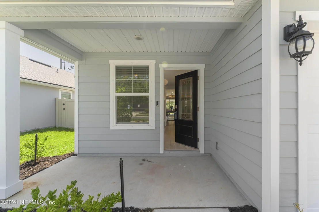 Photo of 65985 EDGEWATER Drive