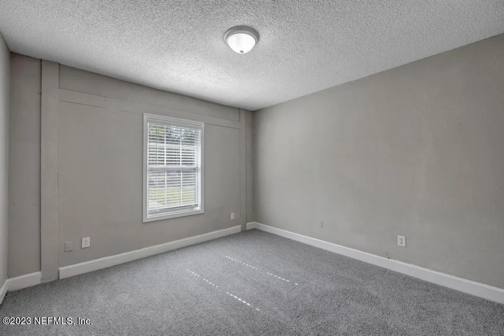 Photo of 705 N 7TH Street N