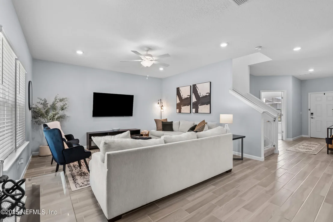 Photo of 9852 LOVAGE Lane