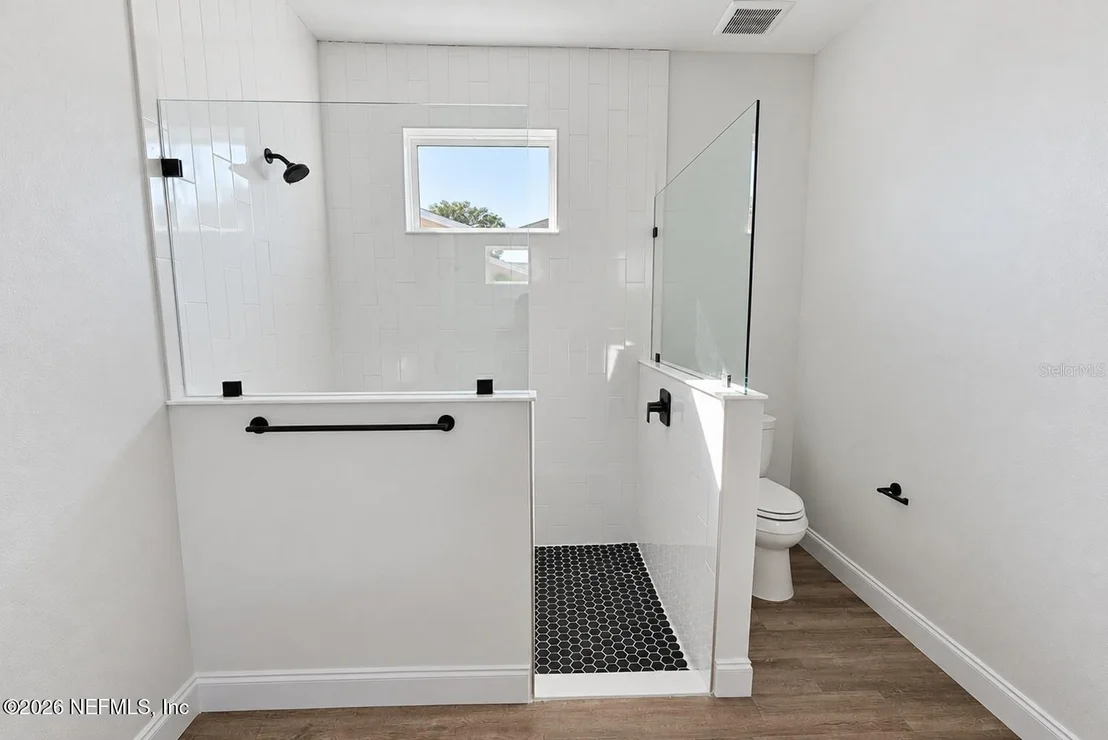 Photo of 6 BRONSON Lane