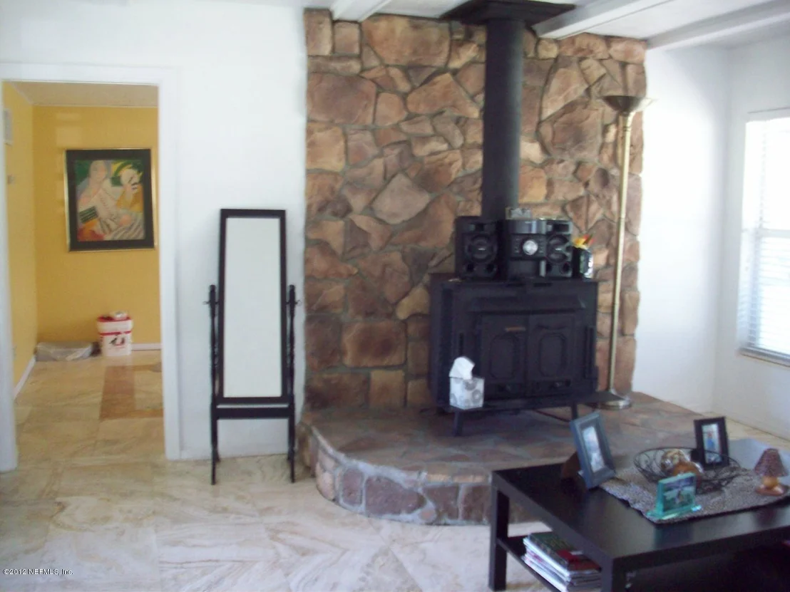 Photo of 1608 Bentin Drive N
