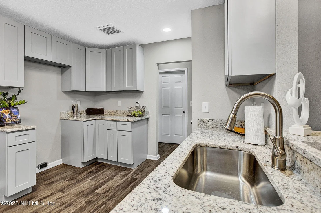Photo of 7442 RICHARDSON Road
