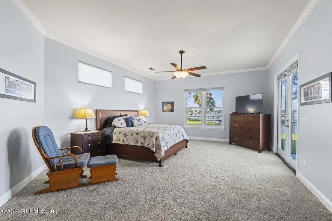 Photo of 487 CREIGHTON Road