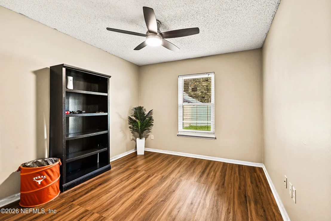 Photo of 1516 GREENWAY Place