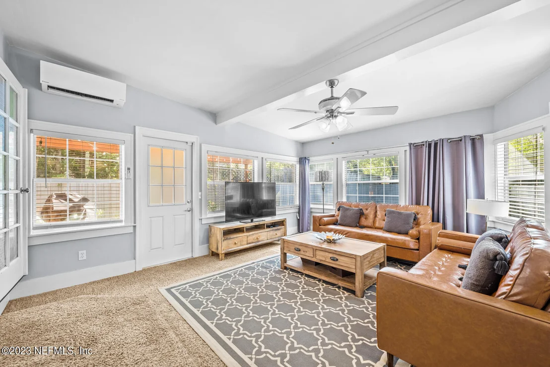 Photo of 3668 RIVERSIDE Avenue