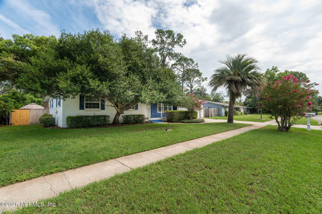 Photo of 3333 PICADILLY Lane