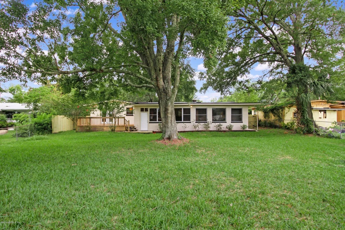 Photo of 7462 SPINOLA Road