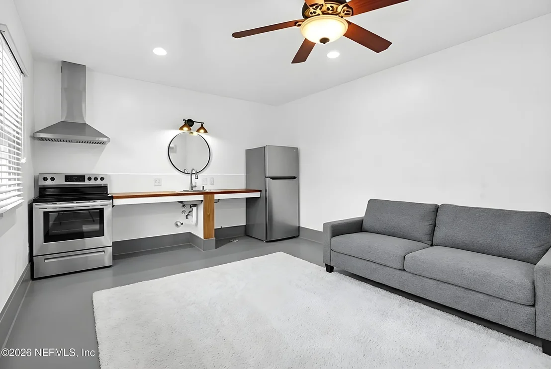 Photo of 28 E PARK Avenue