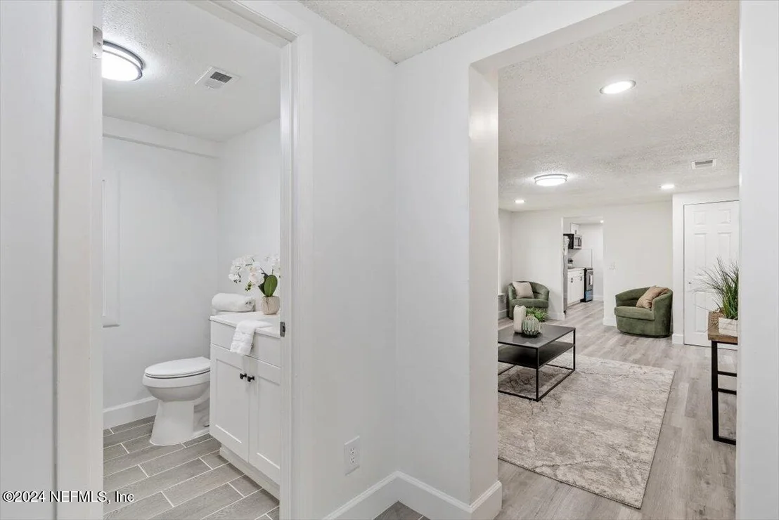 Photo of 4029 EDISON Avenue