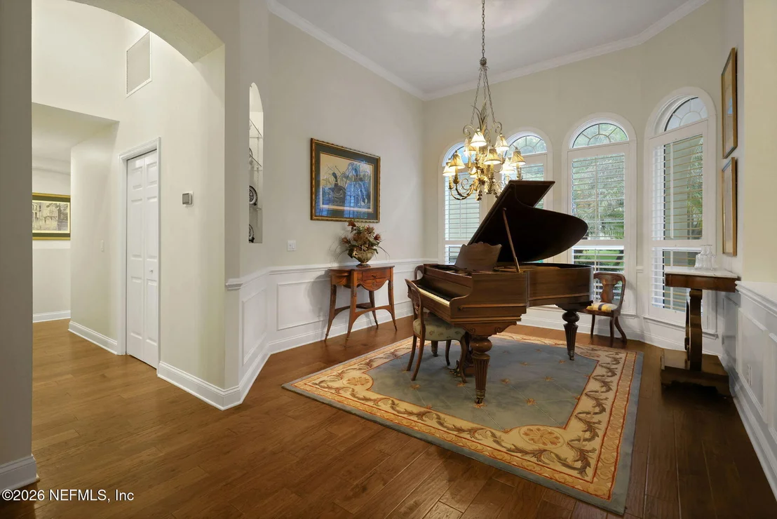 Photo of 513 WETHERBY Lane