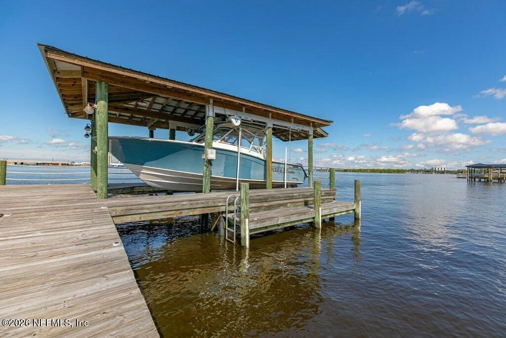 Photo of 4626 RIVER POINT Road W