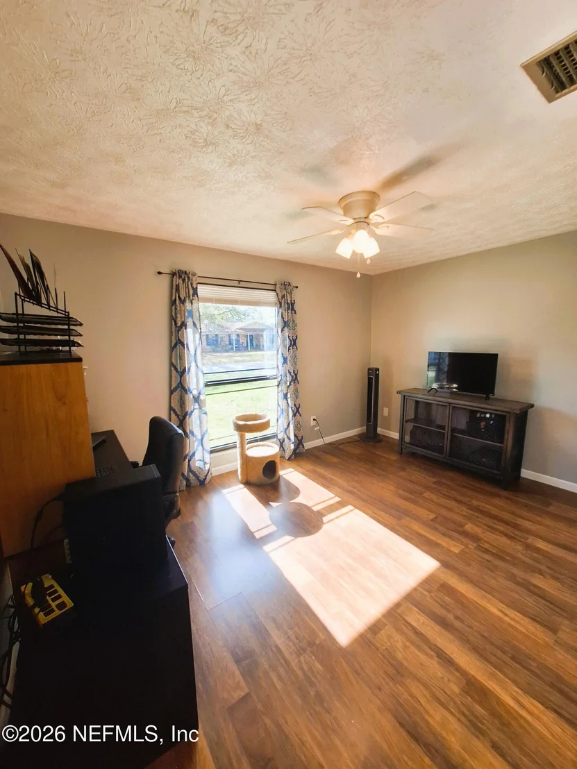 Photo of 1692 BARTLETT Avenue