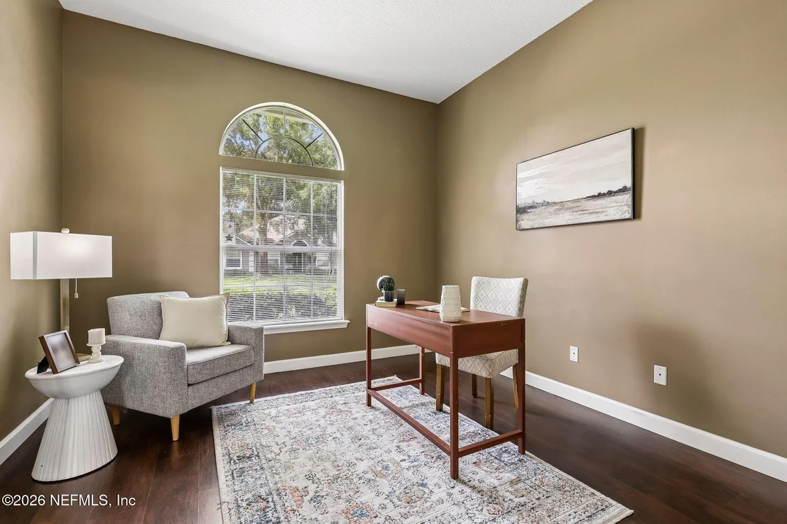 Photo of 372 MAPLEWOOD Drive