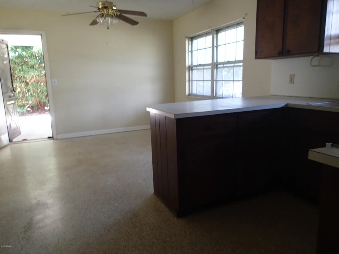 Photo of 1601 BENTIN Drive N