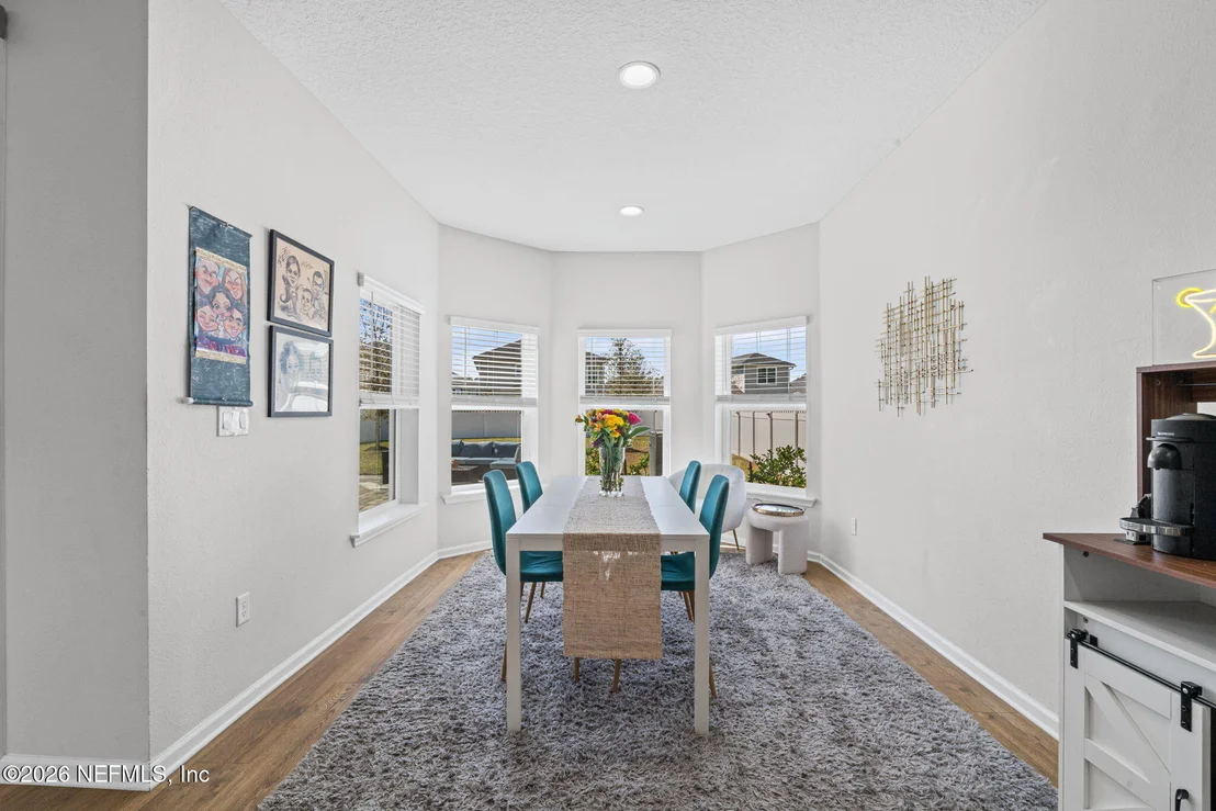 Photo of 637 WATERVALE Drive