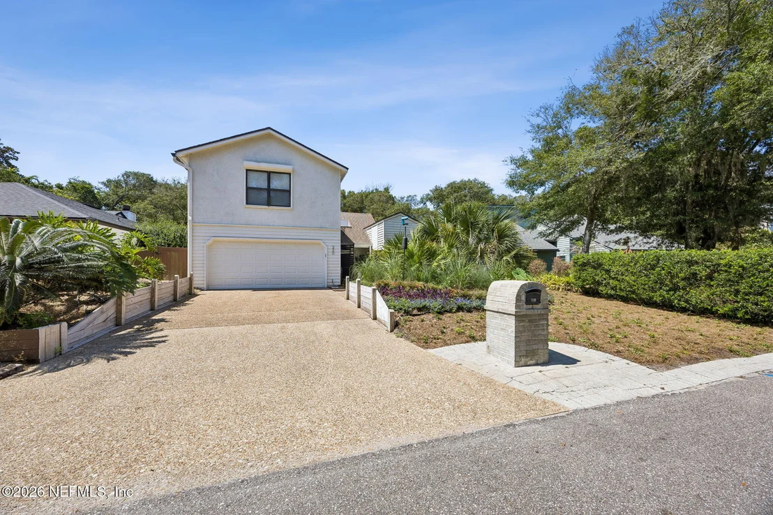 Photo of 330 GARDEN Lane