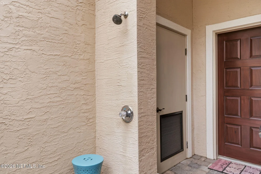 Photo of 105 LAUREL Way