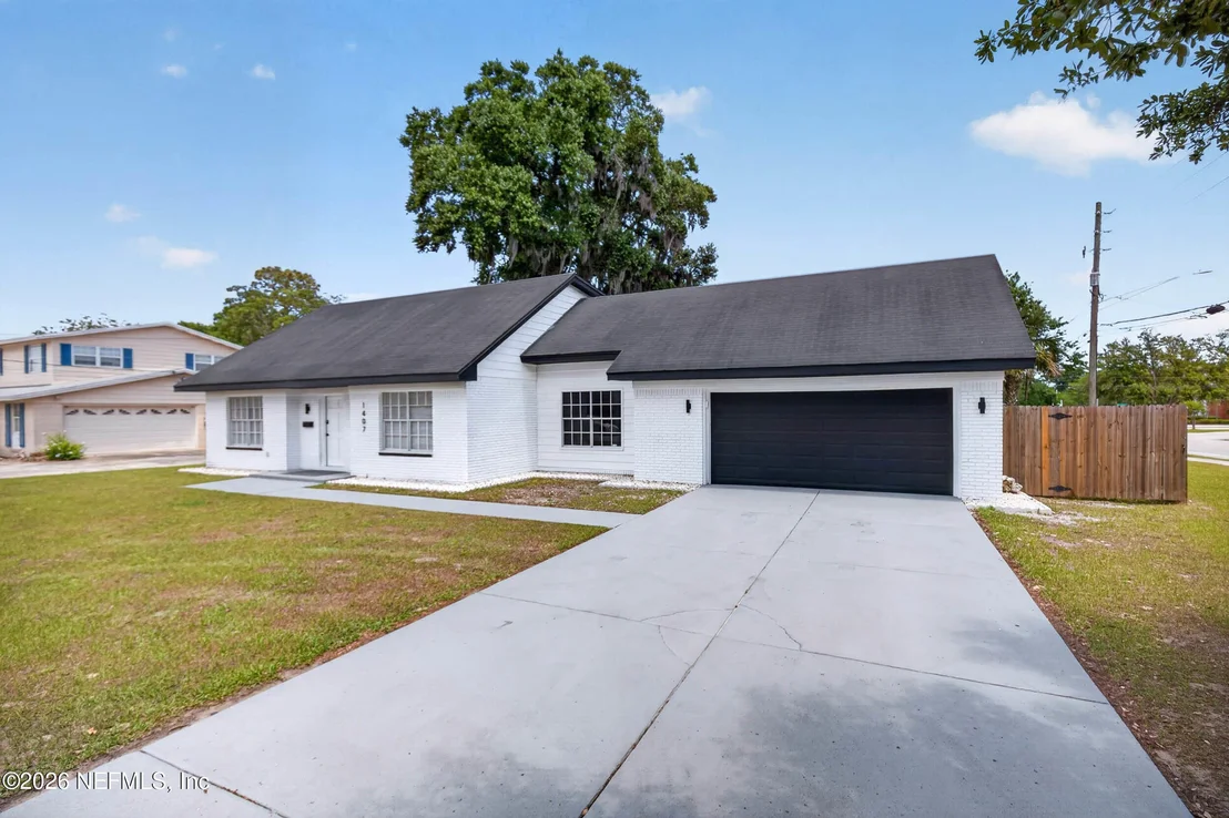 Photo of 1407 GRANDVIEW Drive