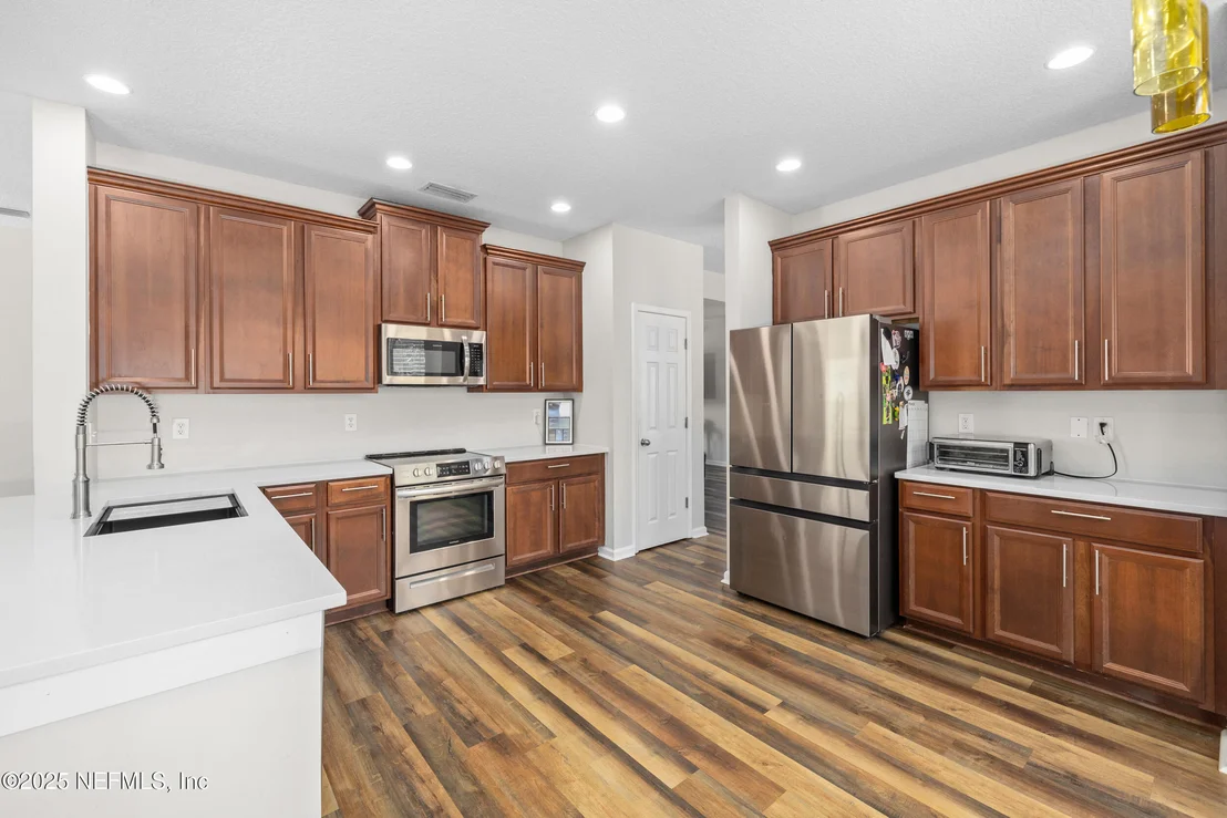 Photo of 708 FLOWERS Street