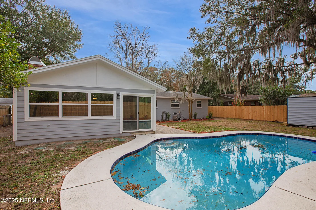 Photo of 10553 HEMMING Road