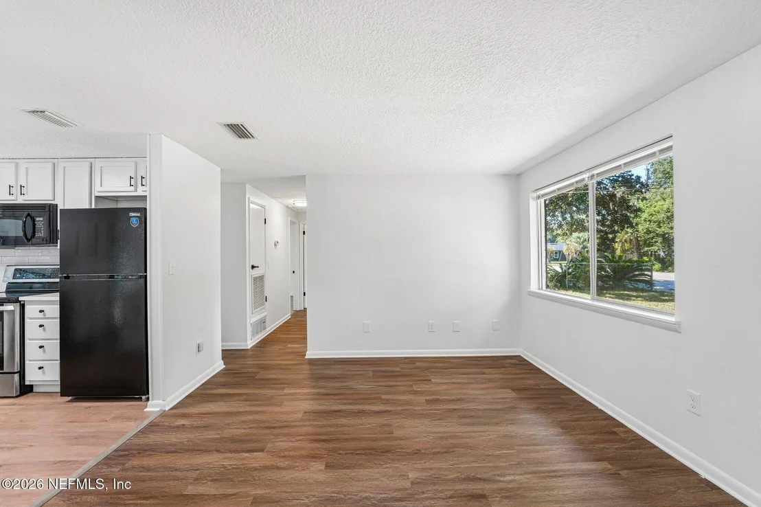Photo of 5105 SEABOARD Avenue