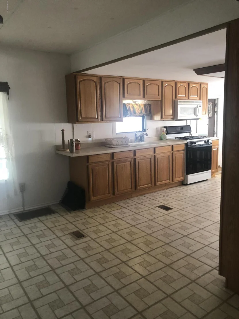 Photo of 610 COLLEY Road