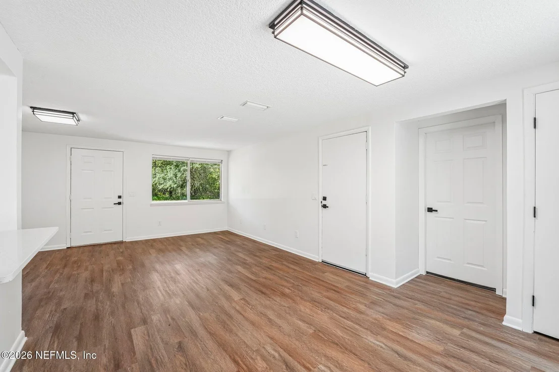 Photo of 5105 SEABOARD Avenue