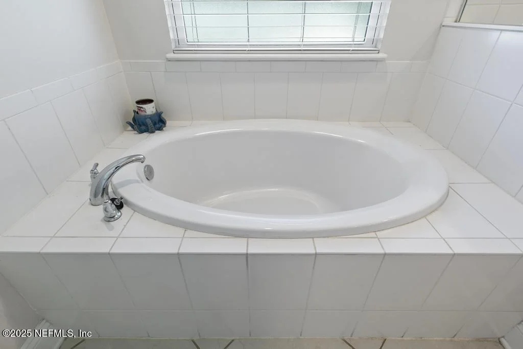 Photo of 10944 LOTHMORE Road