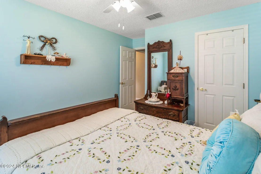 Photo of 128 IVY LAKES Drive