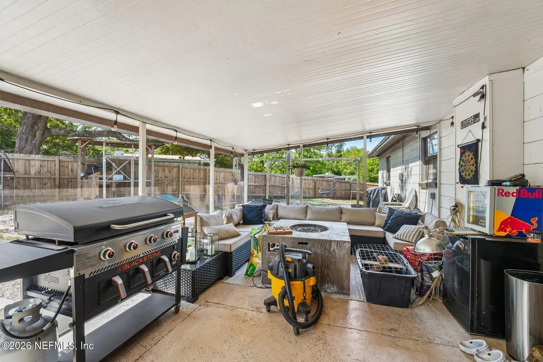 Photo of 472 SIGSBEE Road