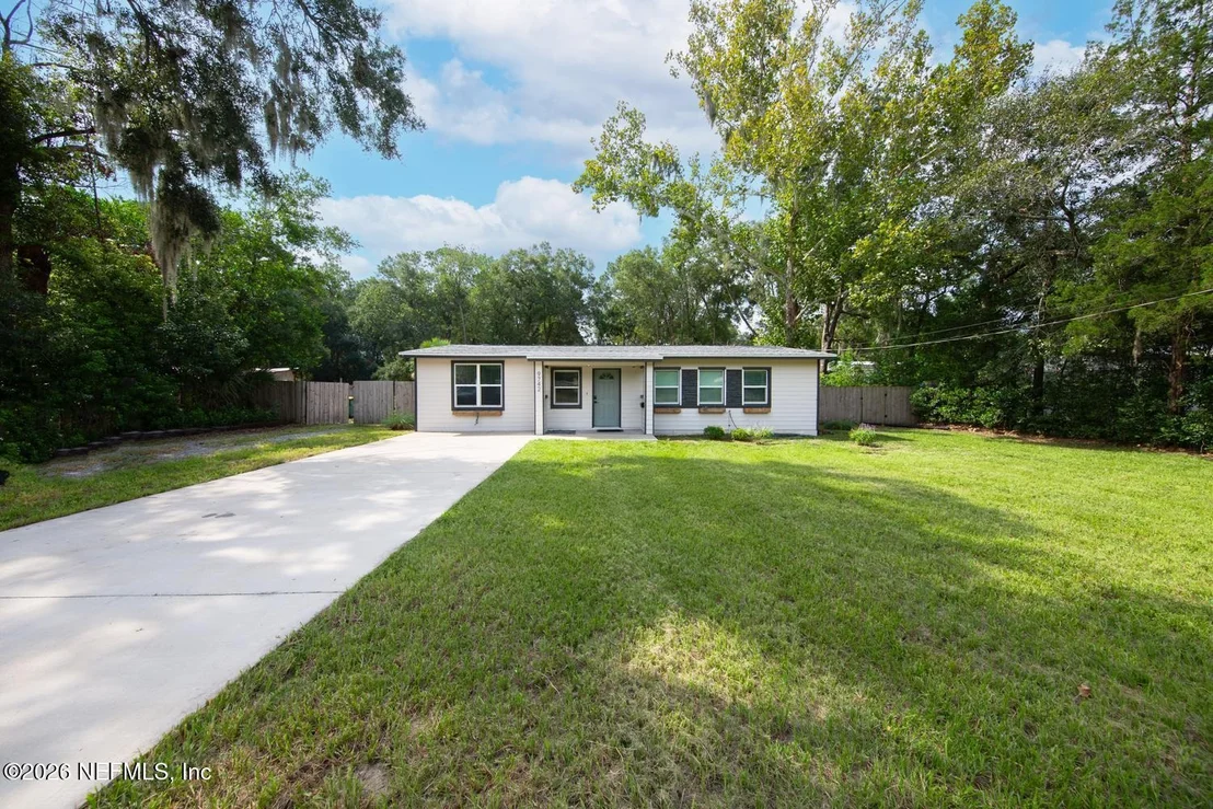 Photo of 9742 CUNNINGHAM Road